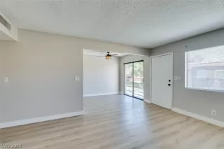 Photo #5: 2449230 Listing