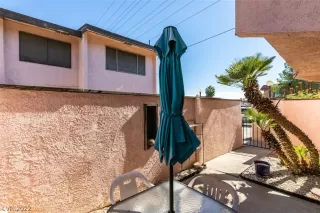 Photo #5: 2449247 Listing 