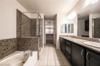 Photo #3: 2449251 Listing