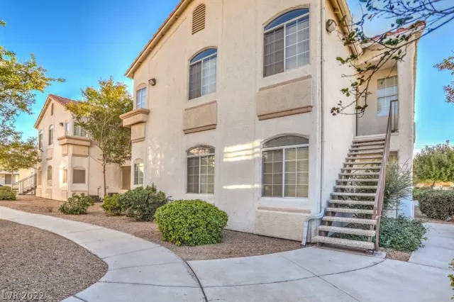 MLS: 2449261 Condo For Sale