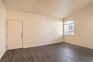 Photo #2: 2449261 Listing