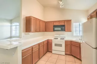 Photo #6: 2449261 Listing