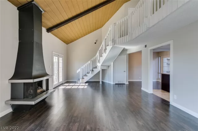 MLS: 2449291 Condo For Sale