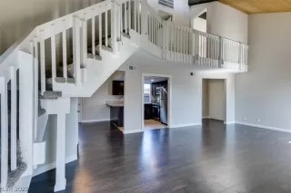 Photo #5: 2449291 Listing 