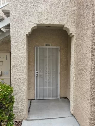 Photo #5: 2449344 Listing