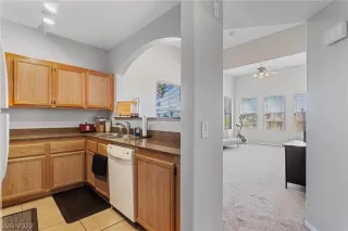 Photo #2: 2449362 Listing 