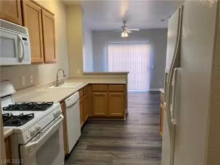 Photo #4: 2449376 Listing 