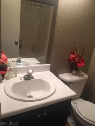 Photo #2: 2449389 Listing 