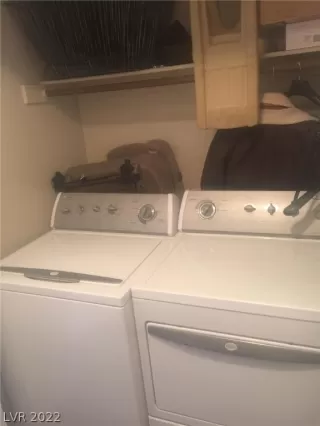 Photo #5: 2449389 Listing 