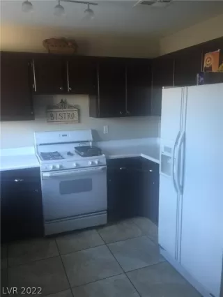 Photo #6: 2449389 Listing 