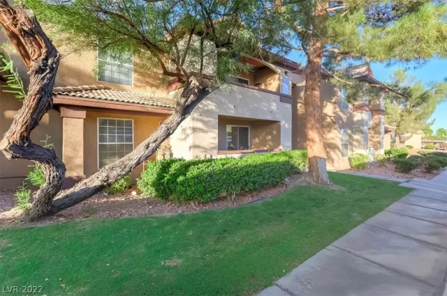 MLS: 2449394 Condo For Sale