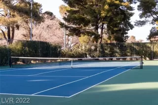 Photo #1: 2449425 Listing 