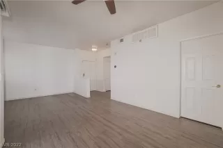 Photo #4: 2449462 Listing 