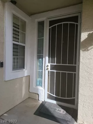 Photo #3: 2449466 Listing