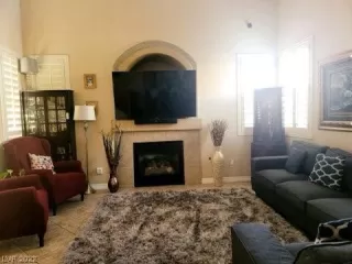 Photo #5: 2449466 Listing