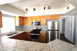 Photo #6: 2449487 Listing 