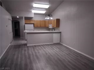 Photo #2: 2449492 Listing 