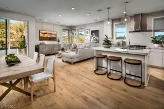 Photo #1: 2449547 Listing