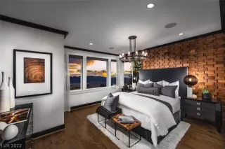 Photo #3: 2449547 Listing