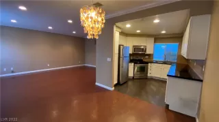 Photo #5: 2449549 Listing 