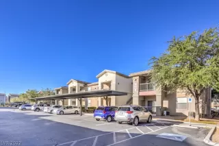 Photo #1: 2449555 Listing