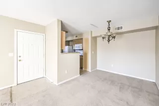 Photo #4: 2449555 Listing