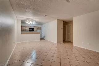 Photo #6: 2449560 Listing