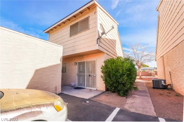 MLS: 2449569 Condo For Sale