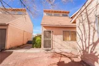 Photo #2: 2449569 Listing