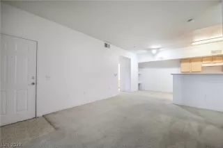 Photo #4: 2449580 Listing 