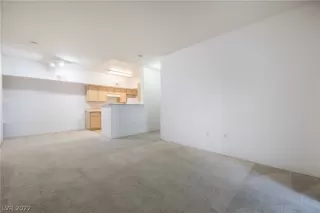 Photo #5: 2449580 Listing 