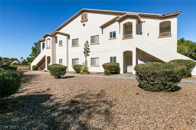 MLS: 2449585 Condo For Sale