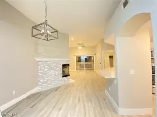 Photo #4: 2449593 Listing 