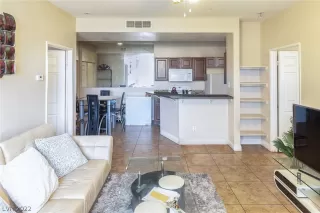 Photo #3: 2449598 Listing 