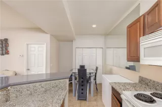 Photo #6: 2449598 Listing 