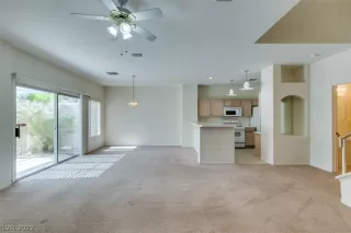 Photo #5: 2449609 Listing 