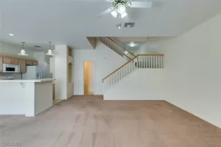 Photo #6: 2449609 Listing 