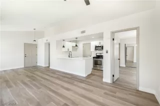 Photo #1: 2449619 Listing