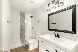 Photo #2: 2449619 Listing