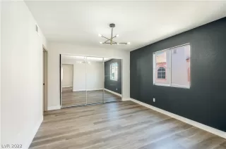 Photo #3: 2449619 Listing