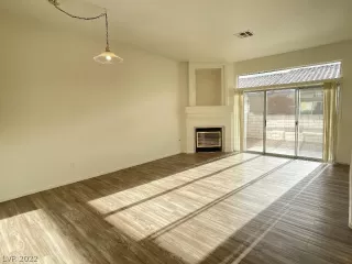 Photo #1: 2449656 Listing 