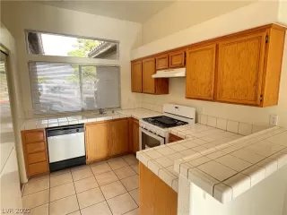 Photo #2: 2449656 Listing 