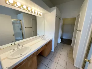 Photo #4: 2449656 Listing 