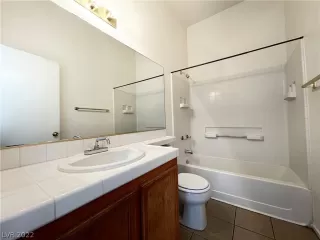 Photo #6: 2449656 Listing 