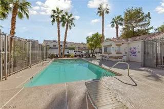 Photo #4: 2449670 Listing 