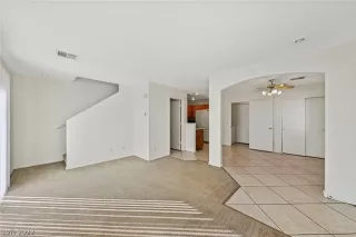 Photo #6: 2449670 Listing 