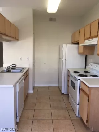 Photo #5: 2449671 Listing 