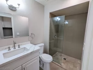 Photo #2: 2449686 Listing 