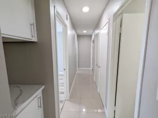 Photo #5: 2449686 Listing 