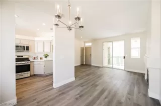 Photo #1: 2449696 Listing